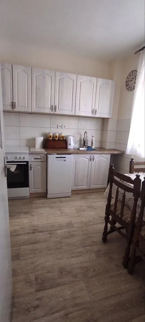 Izdavanje, dvosoban stan, 70m², Preko Morače, Podgorica
