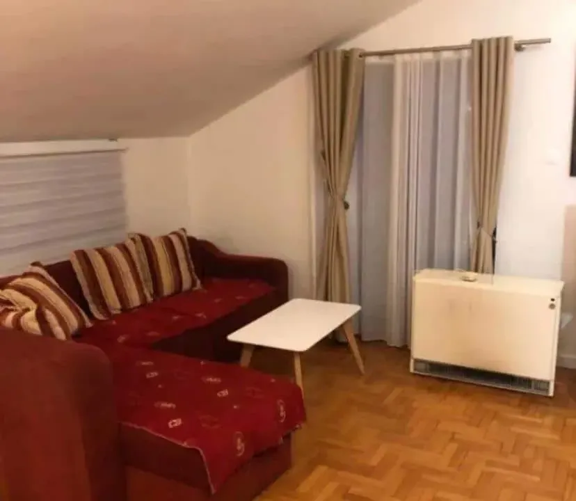 Izdavanje, jednosoban stan, 71m², Momišići, Podgorica
