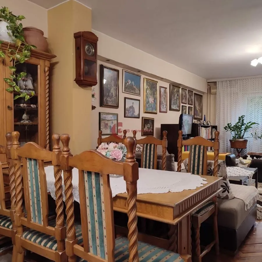 Prodaja, kuća, 210m², Novo Selo, Subotica