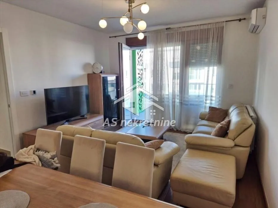 Rent, four bedroom apartment, 100m², Novi Beograd Blok 65, Novi Beograd Sve Podlokacije