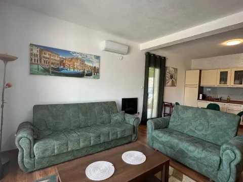 Izdavanje, dvosoban stan, 50m², Mažina, Tivat - image 8
