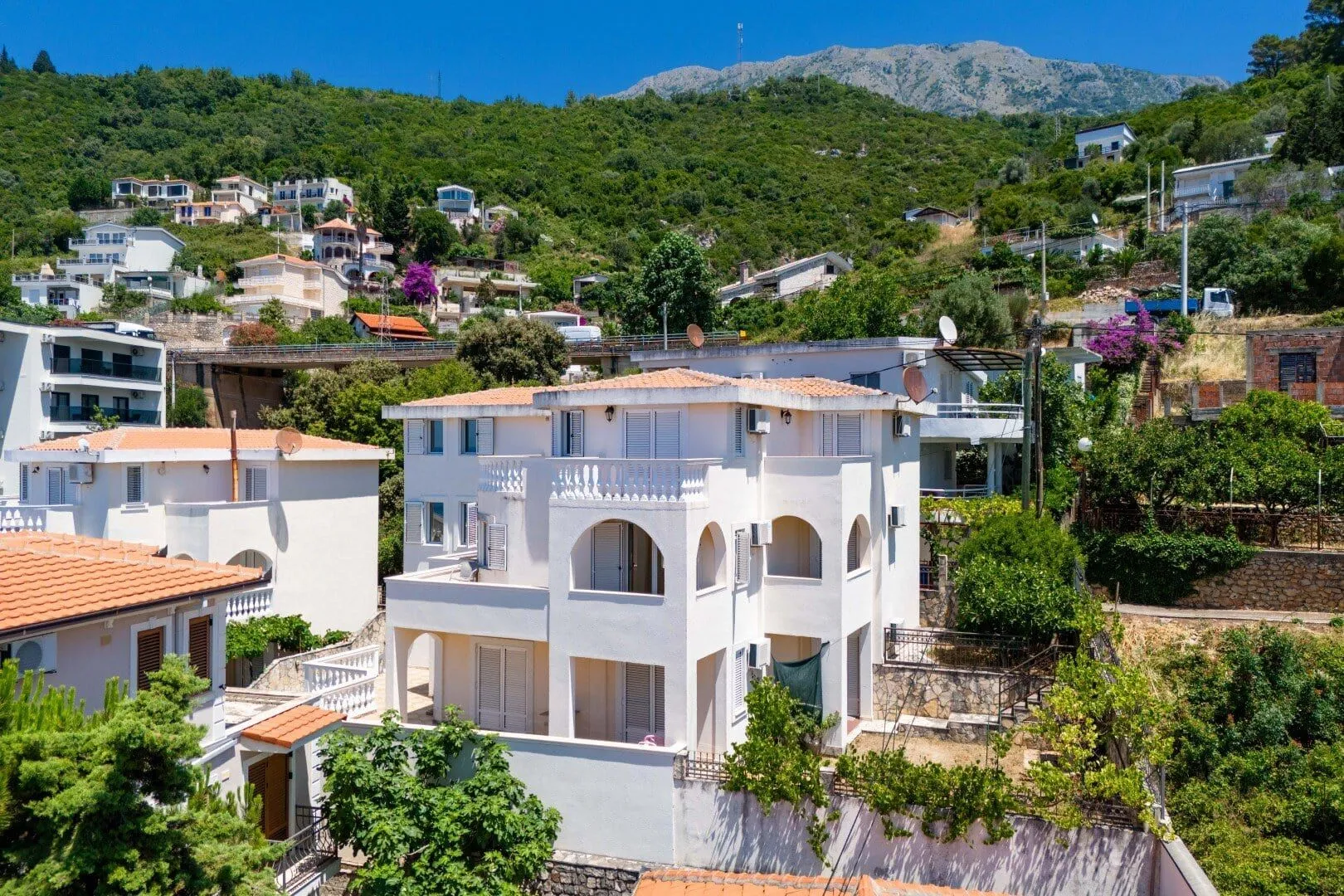 Prodaja, kuća, 400m², Dobre Vode, Bar