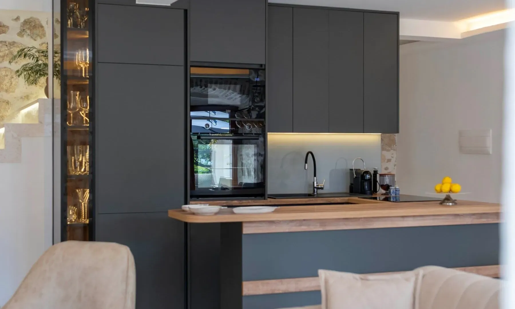 Rent, house, 150m², Ljuta, Kotor