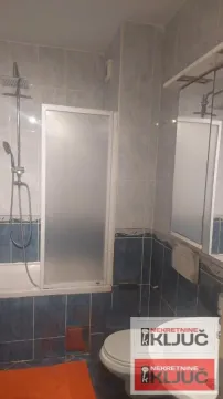 Izdavanje, trosoban stan, 71m², Centar, Novi Sad - image 16