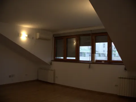 Izdavanje, stan, 98m², Tološka šuma, Podgorica