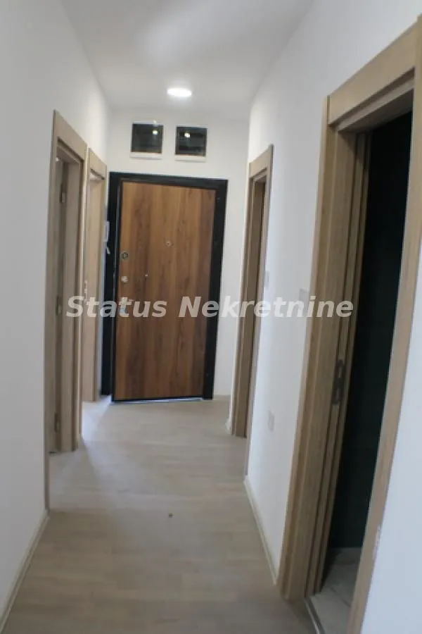 Prodaja, četvorosoban stan, 78m², Petrovaradin, Novi Sad