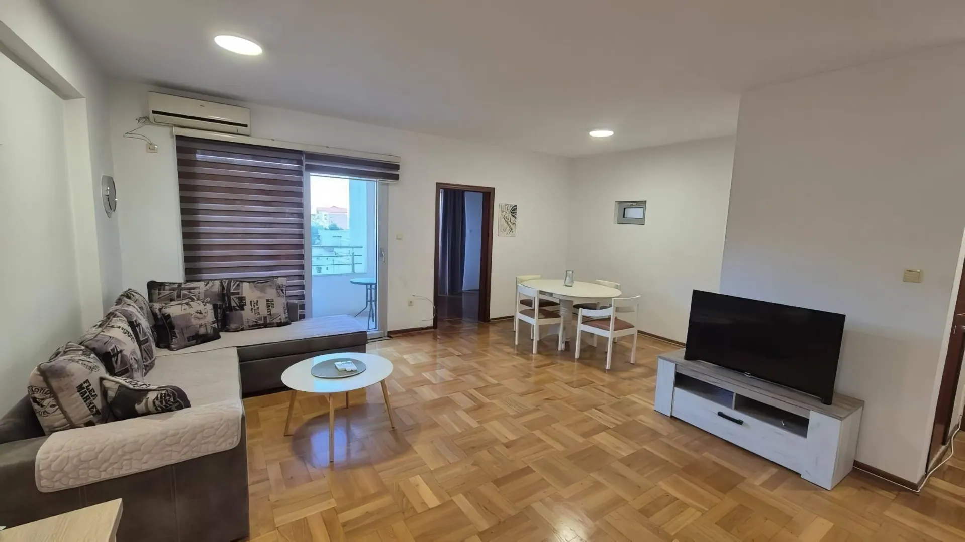 Rent, three bedroom apartment, 88m², Bečići, Budva