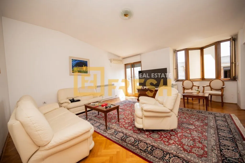Izdavanje, trosoban stan, 140m², Gorica C, Podgorica
