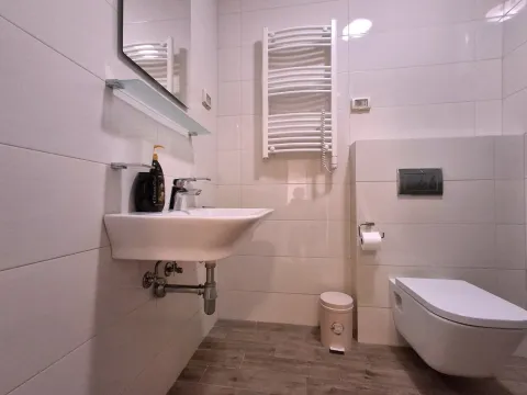 Izdavanje, poslovni prostor, 75m², City Kvart, Podgorica - image 11