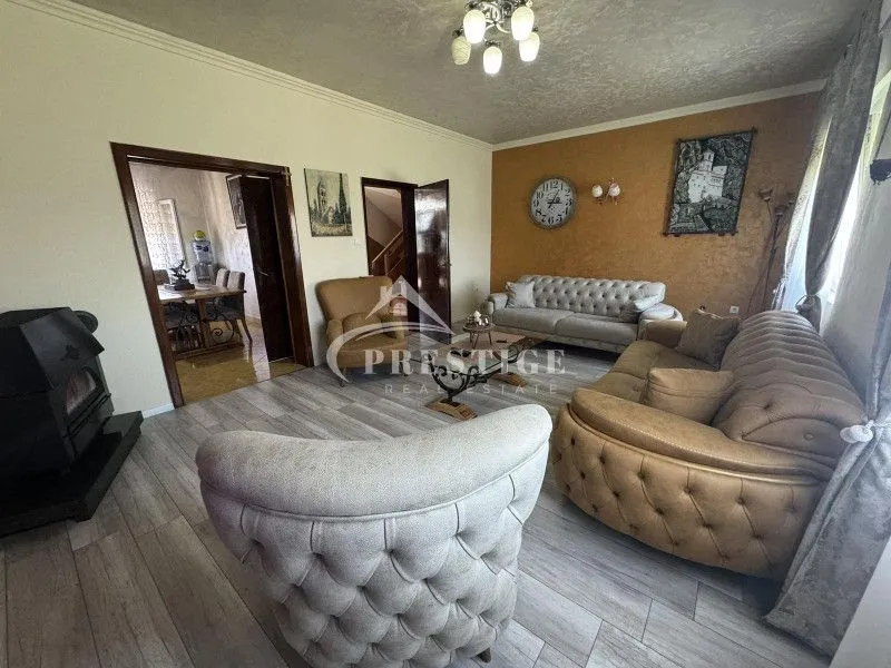 Sale, five bedroom apartment, 191m², Tološi, Podgorica