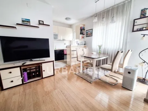 Rent, two bedroom apartment, 72m², City Kvart, Podgorica - image 3