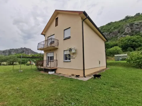 Izdavanje, kuća, 136m², Bioče, Podgorica - image 3
