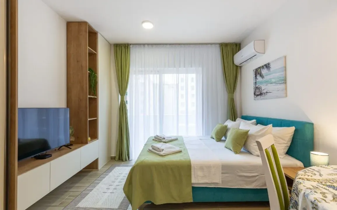 Rent, studio apartment, 22m², Bečići, Budva