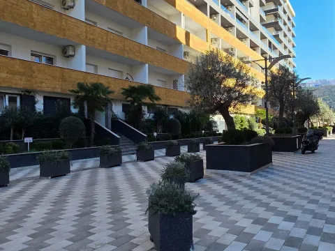 Rent, studio apartment, 31m², Dubovica, Budva - image 11