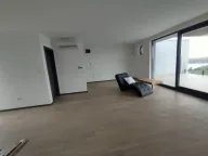 Izdavanje, četvorosoban stan, 200m², Sremska Kamenica, Petrovaradin - image 2