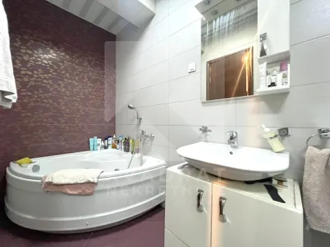 Prodaja, dvosoban stan, 81m², City Kvart, Podgorica - image 12