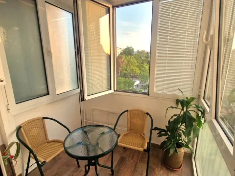 Izdavanje, jednosoban stan, 55m², Centar, Bar - image 4