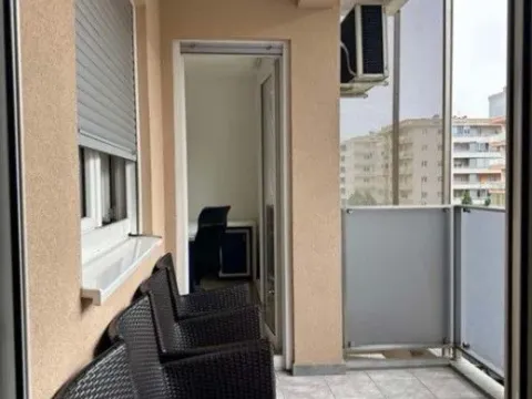 Rent, two bedroom apartment, 75m², City Kvart, Podgorica - image 7