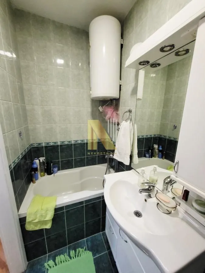 Prodaja, dvosoban stan, 52m², Bulevar Oslobodjenja, Novi Sad Sve Podlokacije