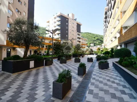 Sale, three bedroom apartment, 140m², Budva, Crna Gora - image 1