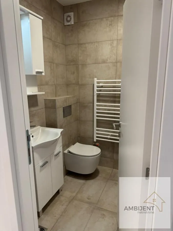 Izdavanje, dvosoban stan, 40m², Ledine, Beograd