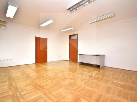Izdavanje, poslovni prostor, 96m², Preko Morače, Podgorica - image 2