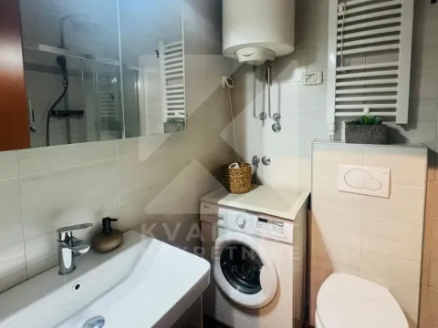Izdavanje, jednosoban stan, 53m², City Kvart, Podgorica - image 10
