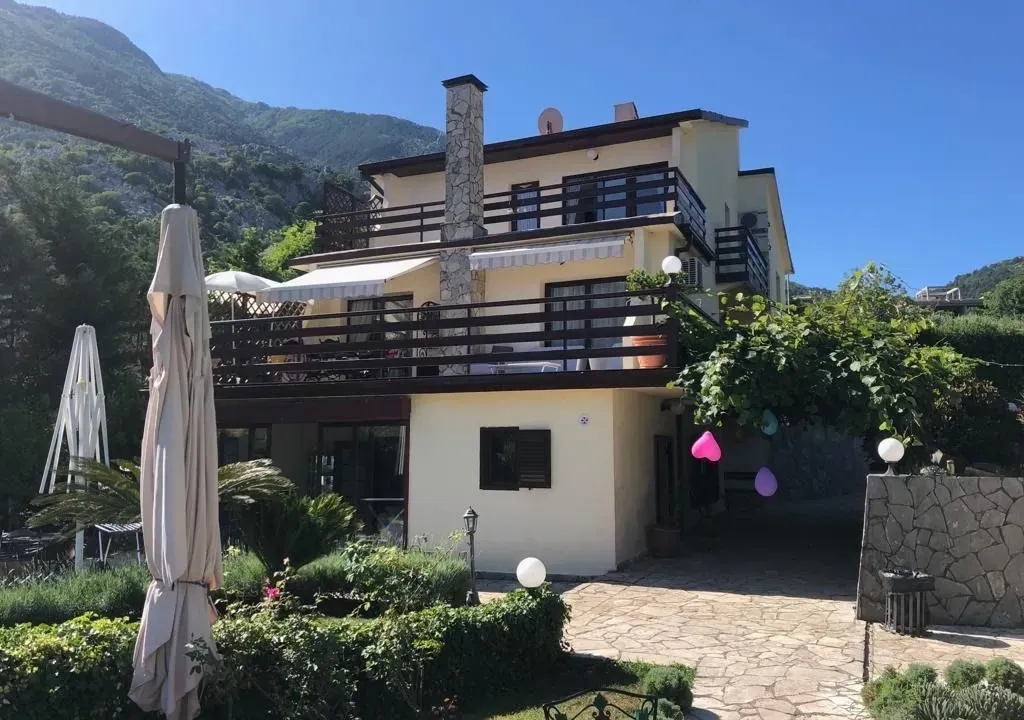 Sale, house, 420m², Škaljari, Kotor