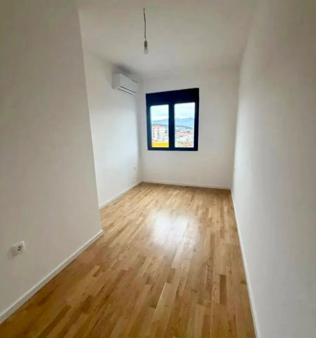 Prodaja, trosoban stan, 83m², Stari Aerodrom, Podgorica