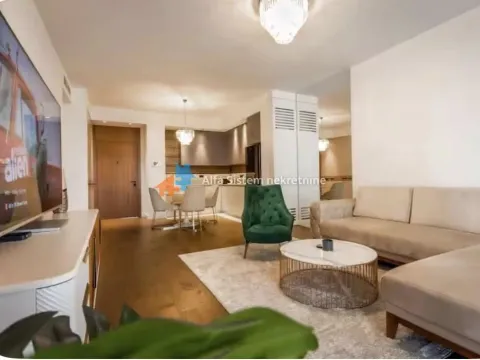 Izdavanje, trosoban stan, 120m², Savski Venac, Beograd - image 1