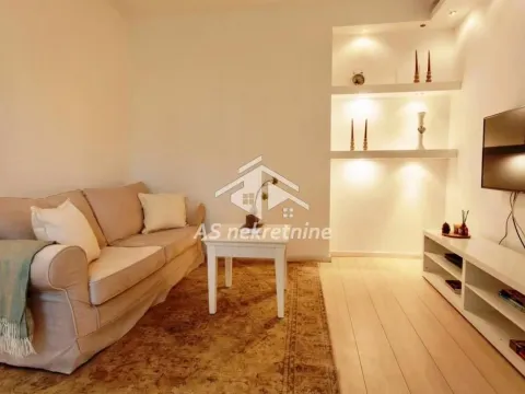 Rent, two bedroom apartment, 53m², Stari Grad, Beograd - image 1