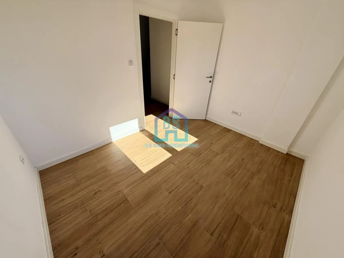 Prodaja, trosoban stan, 72m², Alibegovac, Petrovaradin