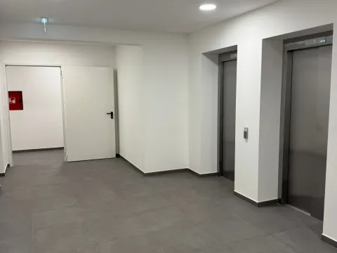 Izdavanje, dvosoban stan, 66m², Stari Aerodrom, Podgorica - image 9