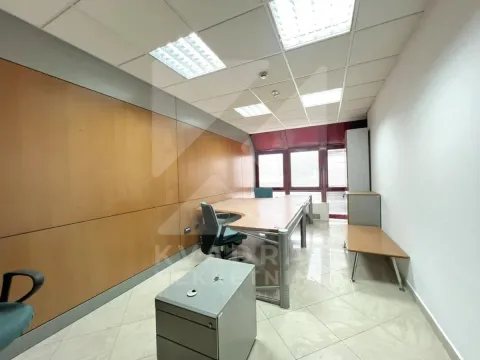Rent, office space, 412m², Preko Morače, Podgorica - image 11