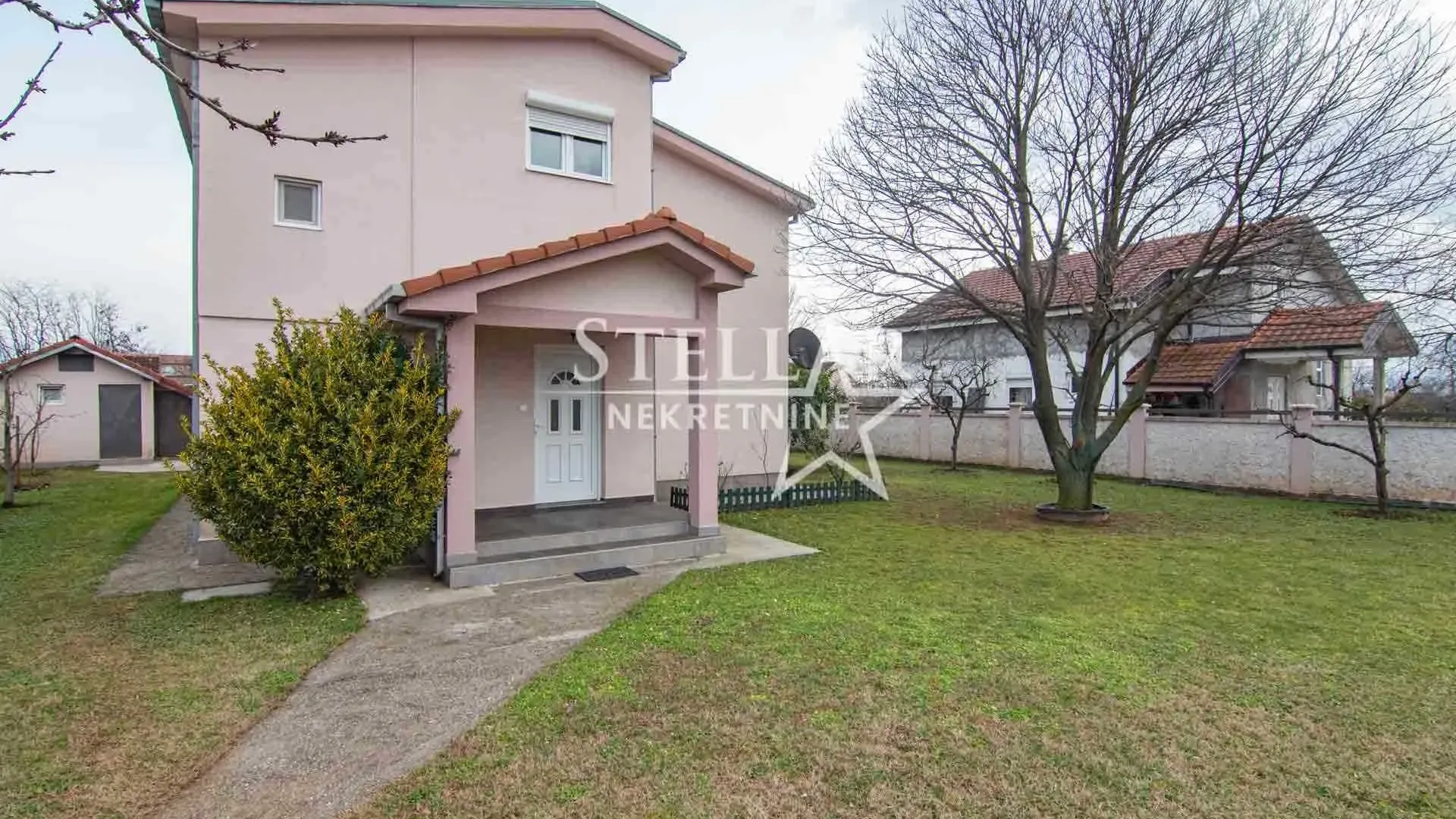 Rent, house, 300m², Donji Kokoti, Podgorica