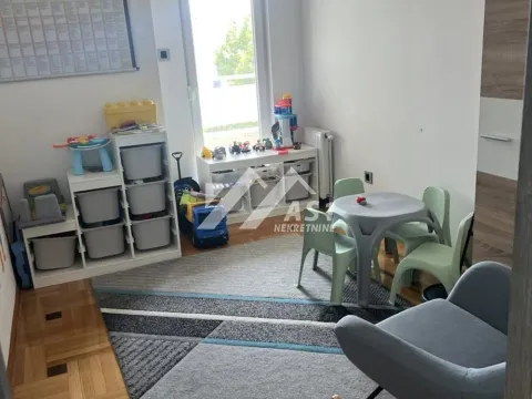 Izdavanje, četvorosoban stan, 115m², Bulevar Evrope, Novi Sad Sve Podlokacije - image 7