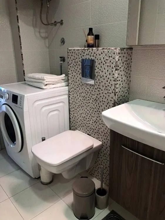 Rent, two bedroom apartment, 83m², Bečići, Budva