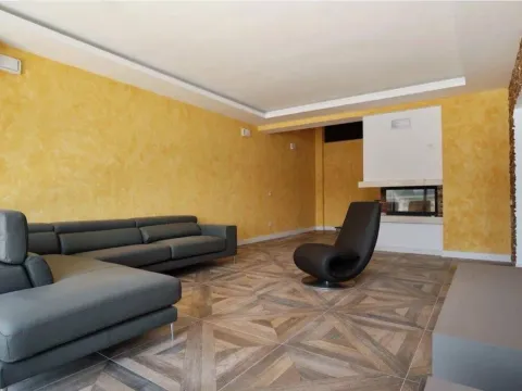 Prodaja, četvorosoban stan, 350m², Rafailovići, Budva - image 2