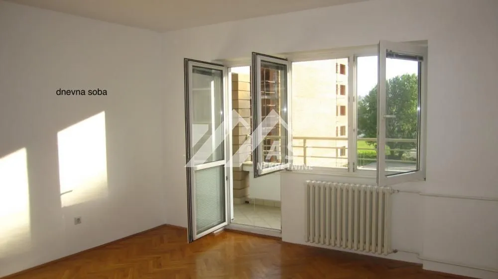 Izdavanje, trosoban stan, 65m², Novi Sad Sve Podlokacije, Novi Sad