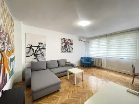 Rent, two bedroom apartment, 61m², Kalenić Pijaca, Vračar Sve Podlokacije - image 1