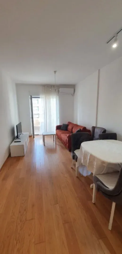 Izdavanje, jednosoban stan, 45m², Budva, Crna Gora