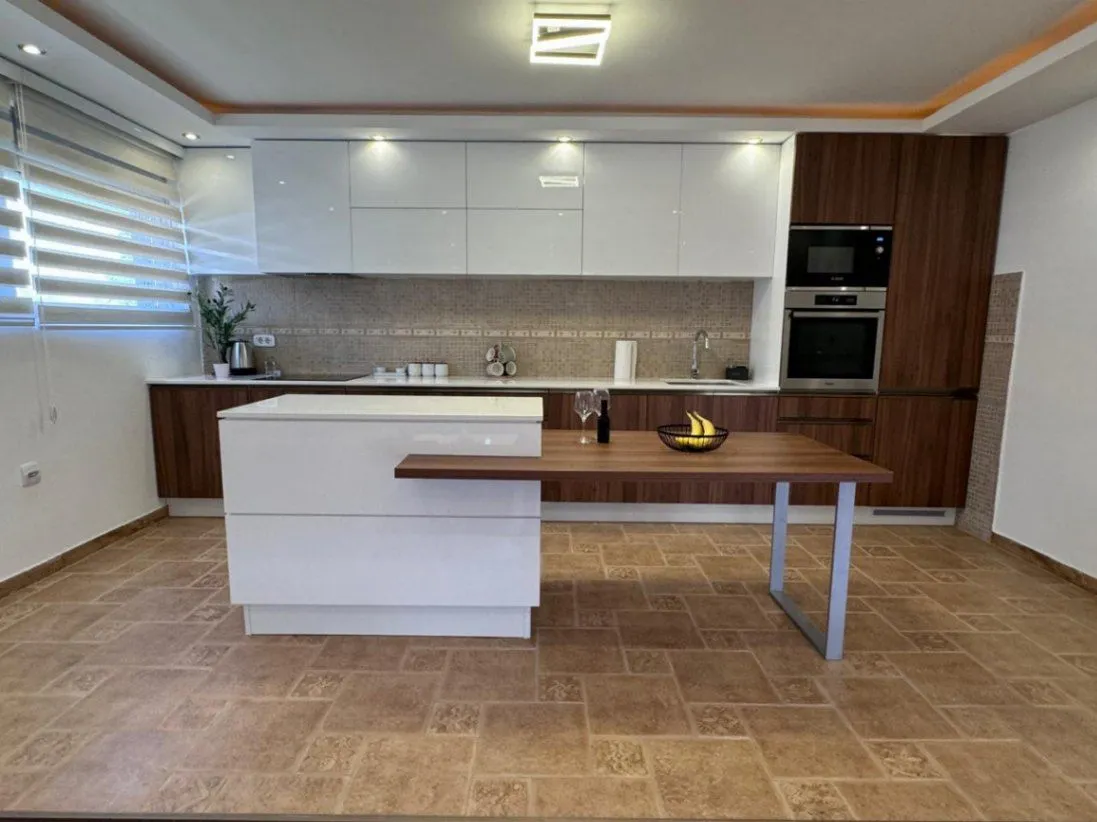 Sale, house, 270m², Utjeha, Bar