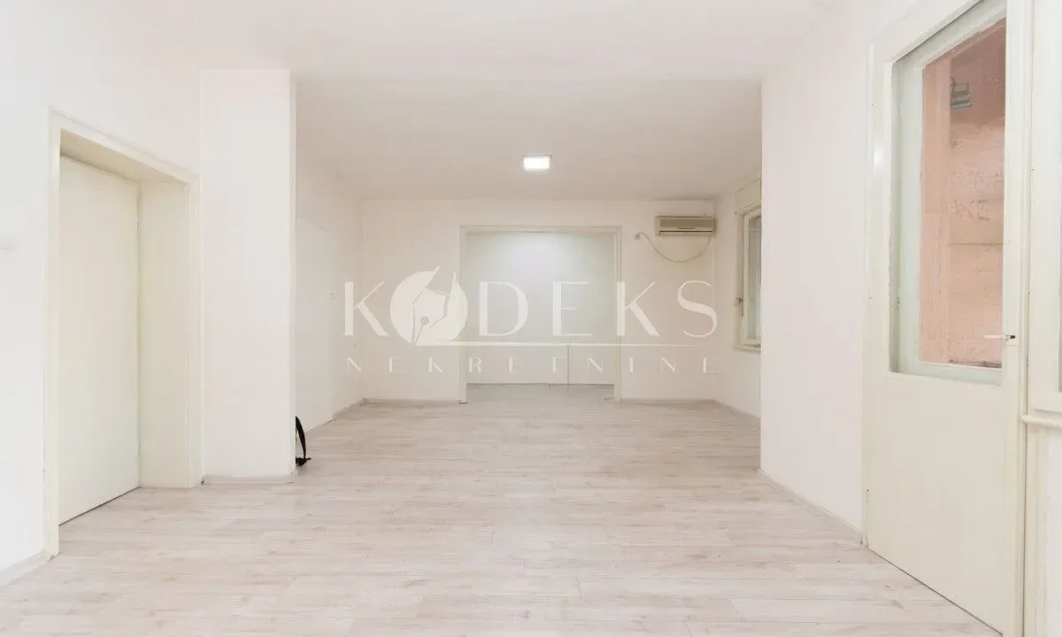 Izdavanje, poslovni prostor, 85m², Centar, Podgorica