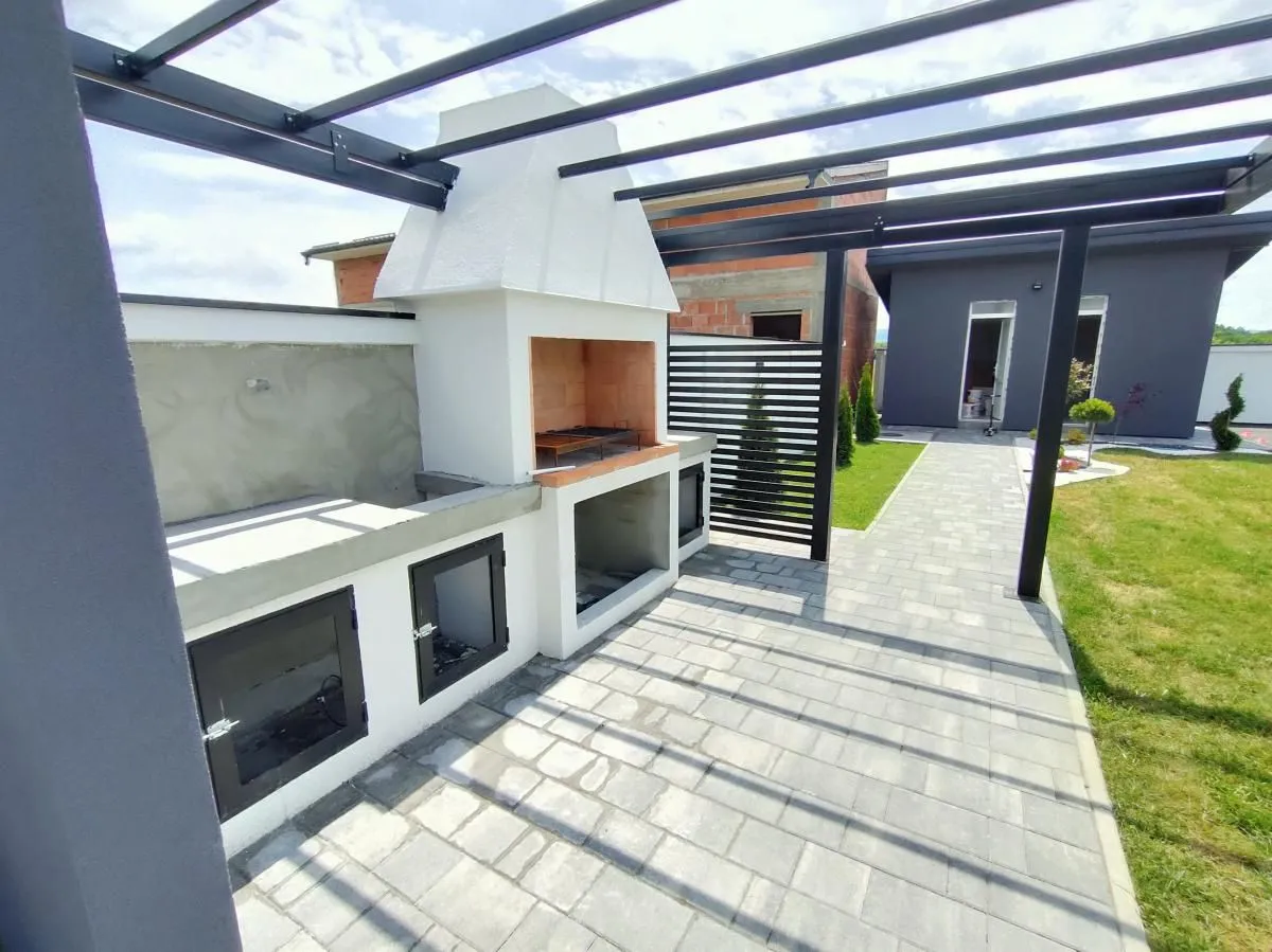 Prodaja, kuća, 200m², Veternik, Novi Sad Sve Podlokacije