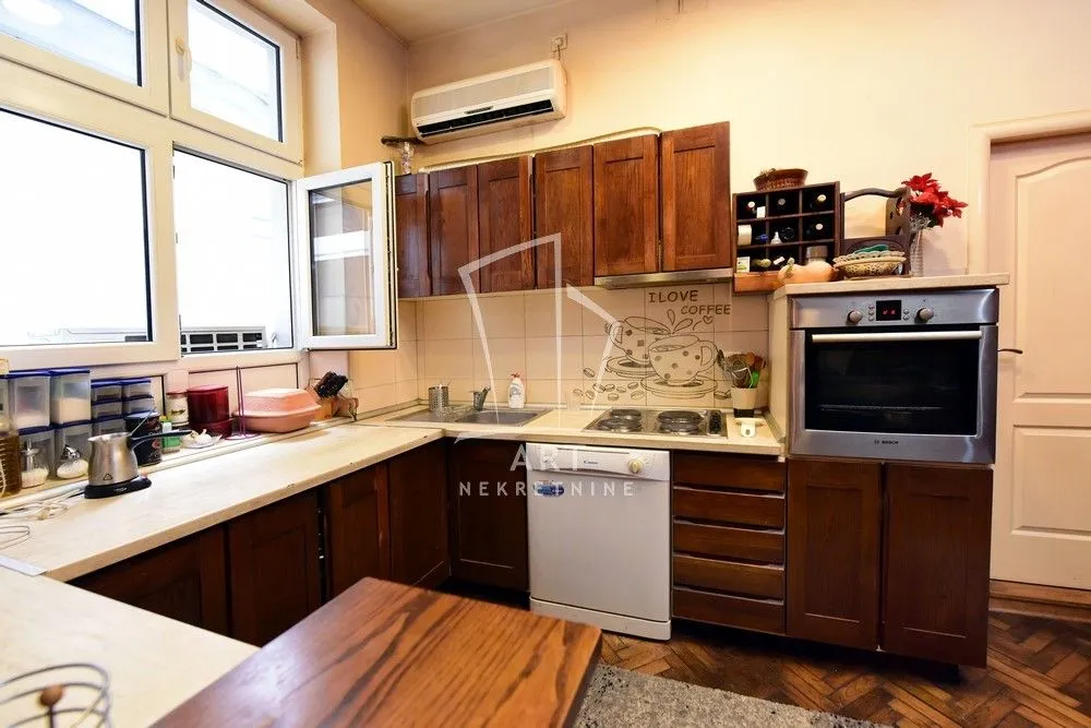 Sale, three bedroom apartment, 86m², Vračar Sve Podlokacije, Beograd