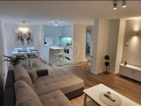Rent, two bedroom apartment, 50m², Južni Bulevar, Vračar Sve Podlokacije - image 1