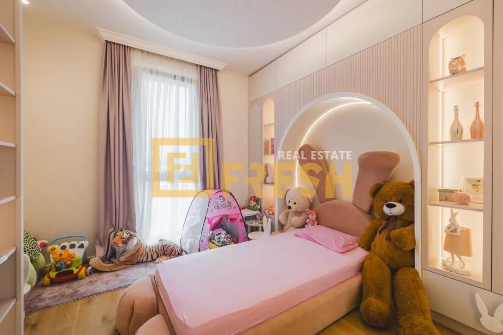 Prodaja, trosoban stan, 149m², Centar, Podgorica