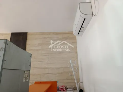 Izdavanje, poslovni prostor, 26m², Borča 1, Borča Sve Podlokacije - image 4