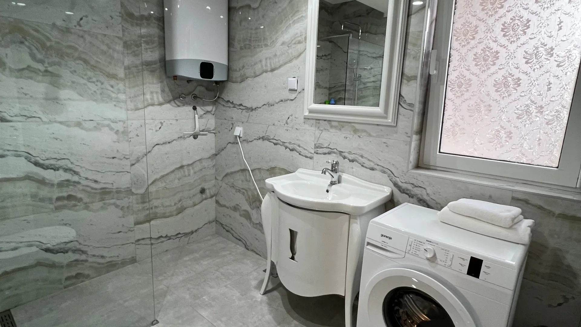 Rent, three bedroom apartment, 95m², Obala Morače, Podgorica