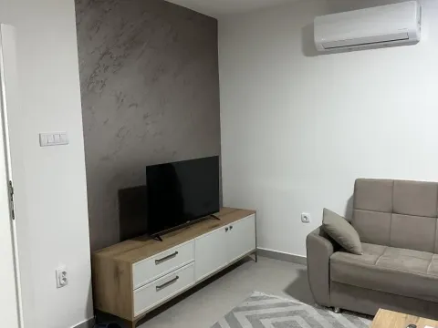 Rent, two bedroom apartment, 36m², Medijana, Niš - image 7